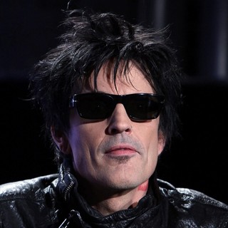 Motley Crue And KISS Announce Their Co-Headlining Tour - kiss-motley-crue-announce-co-headlining-tour-11