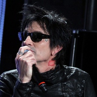 Motley Crue And KISS Announce Their Co-Headlining Tour - kiss-motley-crue-announce-co-headlining-tour-14