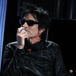 Motley Crue And KISS Announce Their Co-Headlining Tour - kiss-motley-crue-announce-co-headlining-tour-15