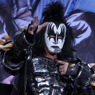 Gene Simmons, KISS in Motley Crue And KISS Announce Their Co-Headlining Tour