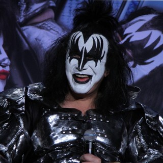 Gene Simmons, KISS in Motley Crue And KISS Announce Their Co-Headlining Tour