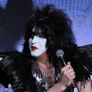 Paul Stanley, KISS in Motley Crue And KISS Announce Their Co-Headlining Tour