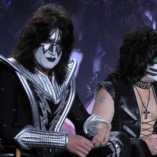 KISS in Motley Crue And KISS Announce Their Co-Headlining Tour