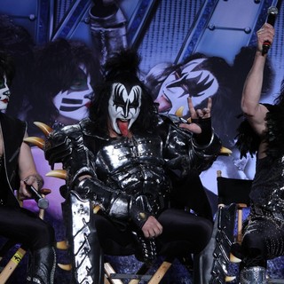 KISS in Motley Crue And KISS Announce Their Co-Headlining Tour