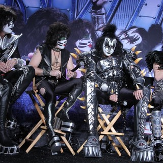 KISS in Motley Crue And KISS Announce Their Co-Headlining Tour