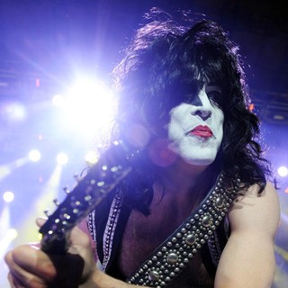 Paul Stanley, KISS in KISS Performing at Wembley Arena