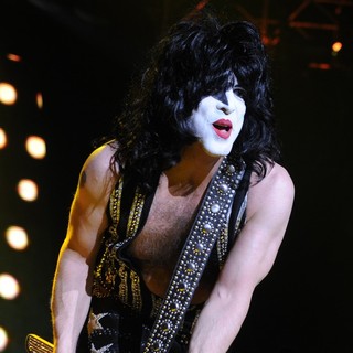 Paul Stanley, KISS in KISS Performing at Wembley Arena