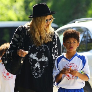 Heidi Klum, Henry Samuel in Heidi Klum Enjoys A Day Watching Her Children Play Soccer
