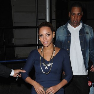 Beyonce Knowles, Jay-Z in Beyonce Knowles and Jay-Z Leaving Nobu Restaurant