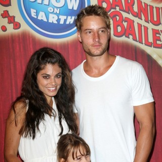 Justin Hartley in Los Angeles Premiere of Fully Charged Presented by Ringling Bros. and Barnum and Bailey - korman-hartley-premiere-of-fully-charged-02