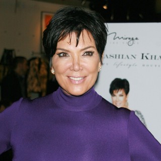 Kris Jenner Makes An Appearance at Kardashian Khaos - kris-jenner-at-kardashian-khaos-02