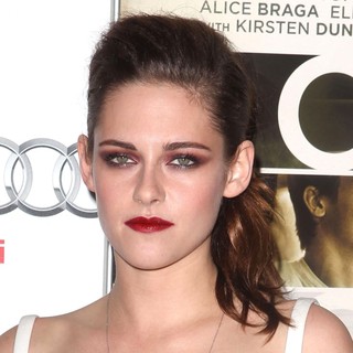 Kristen Stewart in 2012 AFI Fest - On the Road - Centerpiece Gala Screening - Arrivals - kristen-stewart-2012-afi-fest-02