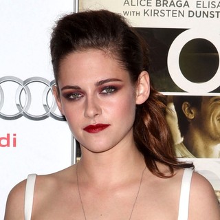 Kristen Stewart in 2012 AFI Fest - On the Road - Centerpiece Gala Screening - Arrivals