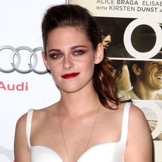 Kristen Stewart in 2012 AFI Fest - On the Road - Centerpiece Gala Screening - Arrivals