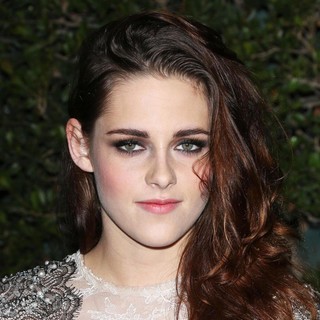 Kristen Stewart in The Academy of Motion Pictures Arts and Sciences' 4th Annual Governors Awards - Arrivals