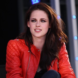 Kristen Stewart in MTV Sneak Peek Week - Snow White and the Huntsman