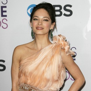 Kristin Kreuk in People's Choice Awards 2013 - Press Room
