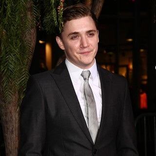Kyle Gallner in Beautiful Creatures Los Angeles Premiere - kyle-gallner-premiere-beautiful-creatures-01