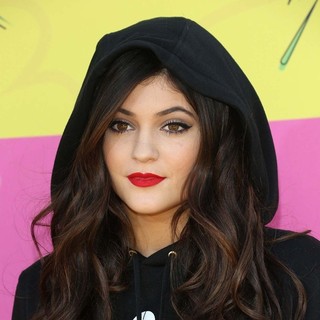 Kylie Jenner in Nickelodeon's 26th Annual Kids' Choice Awards - Arrivals - kylie-jenner-26th-annual-kids-choice-awards-01