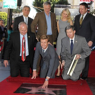 Tom LaBonge, Bruno Heller, Simon Baker, Naomi Watts, Leron Gubler in Simon Baker Is Honoured with A Star on The Hollywood Walk of Fame