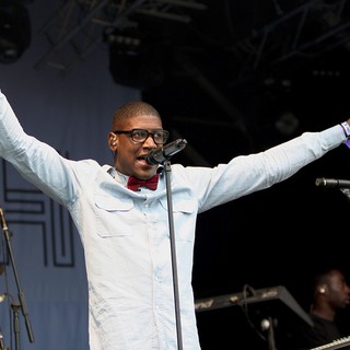 Labrinth in Camp Bestival - Day 1 - labrinth-camp-bestival-day-1-02