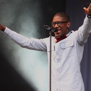 Labrinth in Camp Bestival - Day 1 - labrinth-camp-bestival-day-1-03