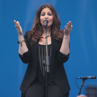 Hillary Scott, Lady Antebellum in Lady Antebellum Perform to Celebrate The 100th Anniversary of Oreo Cookies