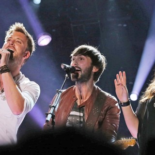 Lady Antebellum in The 2013 CMA Music Festival - Day 2 - lady-antebellum-2013-cma-music-festival-05
