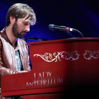 Lady Antebellum in The 2013 CMA Music Festival - Day 2 - lady-antebellum-2013-cma-music-festival-09