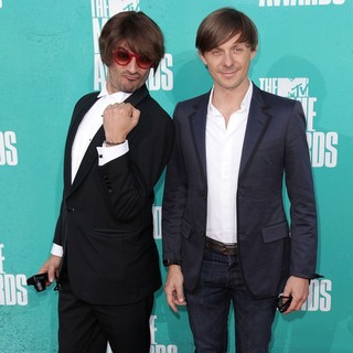 Martin Solveig in 2012 MTV Movie Awards - Arrivals - lafaille-solveig-2012-mtv-movie-awards-01