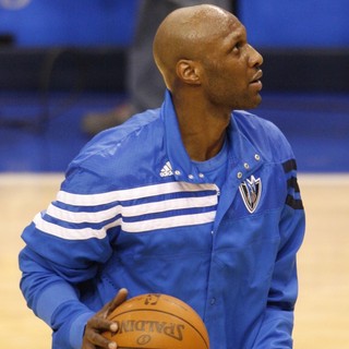 Lamar Odom Warming Up for The Dallas Mavericks as They  Take on Utah Jazz - lamar-odom-warming-up-01