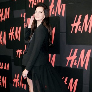 Lana Del Rey in H and M Hosts A Private Concert with Lana Del Rey - Arrivals