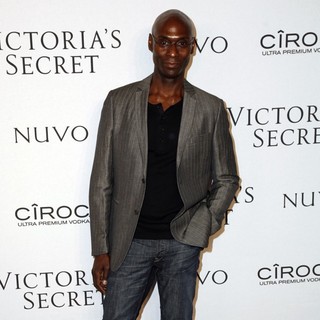 Victoria's Secrets 2009 Presents What Is Sexy