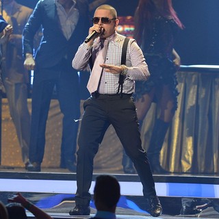 Larry Hernandez in Billboard Latin Music Awards 2012 - Show