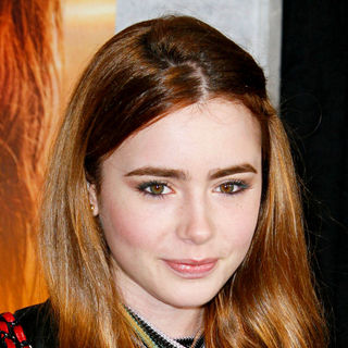 Lily Collins in Los Angeles Premiere of 'The Last Song'