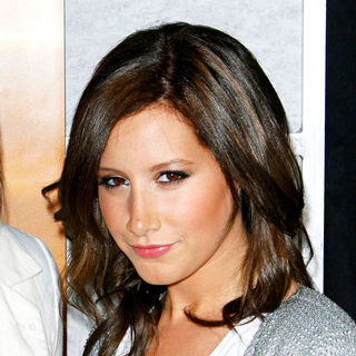 Ashley Tisdale in Los Angeles Premiere of 'The Last Song'