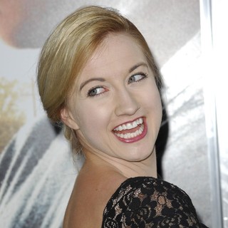 The Premiere of The Lucky One - laura-linda-bradley-premiere-the-lucky-one-01
