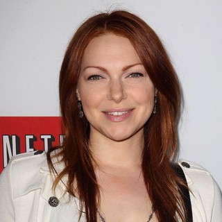 Laura Prepon in Netflix's Los Angeles Premiere of Season 4 of Arrested Development - laura-prepon-premiere-arrested-development-season-4-02