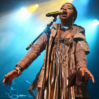 Lauryn Hill Performs Live - lauryn-hill-performs-live-05