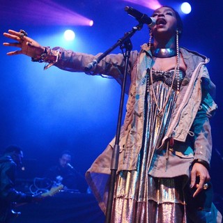 Lauryn Hill Performs Live - lauryn-hill-performs-live-10