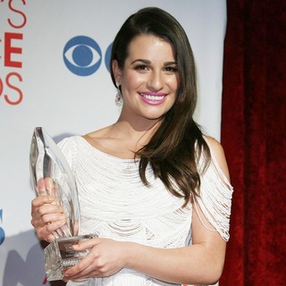 Lea Michele in 2012 People's Choice Awards - Press Room