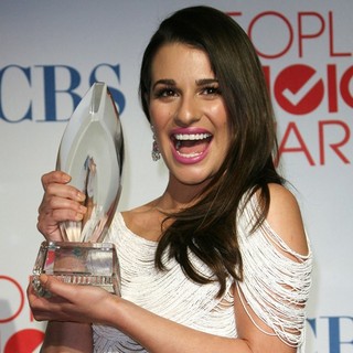 Lea Michele in 2012 People's Choice Awards - Press Room