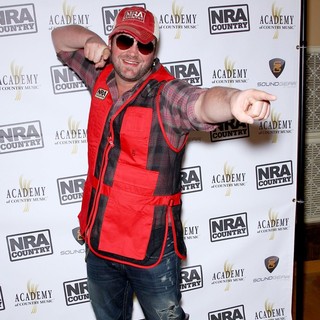 Lee Brice in NRA Country ACM Celebrity Shoot