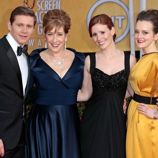 Allen Leech, Phyllis Logan, Amy Nuttall, Sophie McShera in 19th Annual Screen Actors Guild Awards - Arrivals