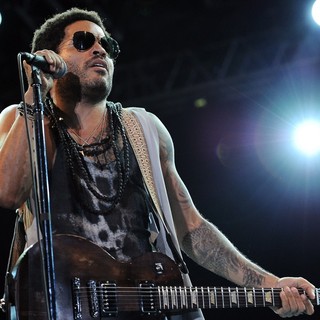 Lenny Kravitz in Lenny Kravitz Performs During 10 Giorni Suonati Festival