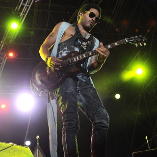 Lenny Kravitz in Lenny Kravitz Performs During 10 Giorni Suonati Festival