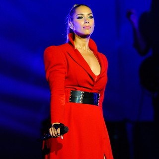Leona Lewis Performing