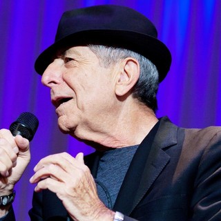 Leonard Cohen in Leonard Cohen Performing