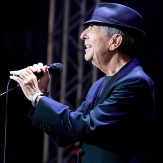 Leonard Cohen in Leonard Cohen Performing