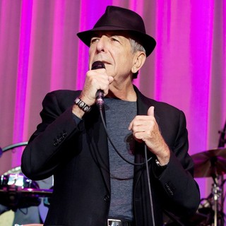 Leonard Cohen in Leonard Cohen Performing